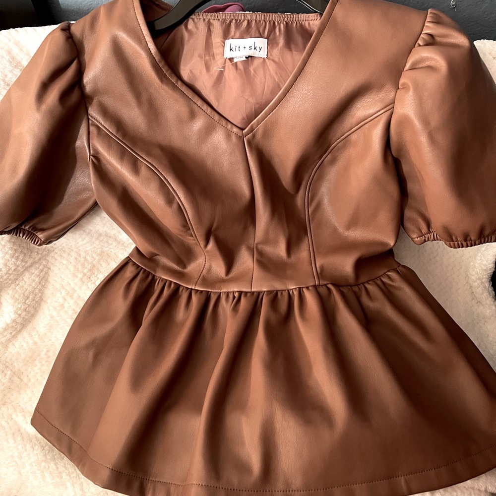 New WOT leather plump blouse